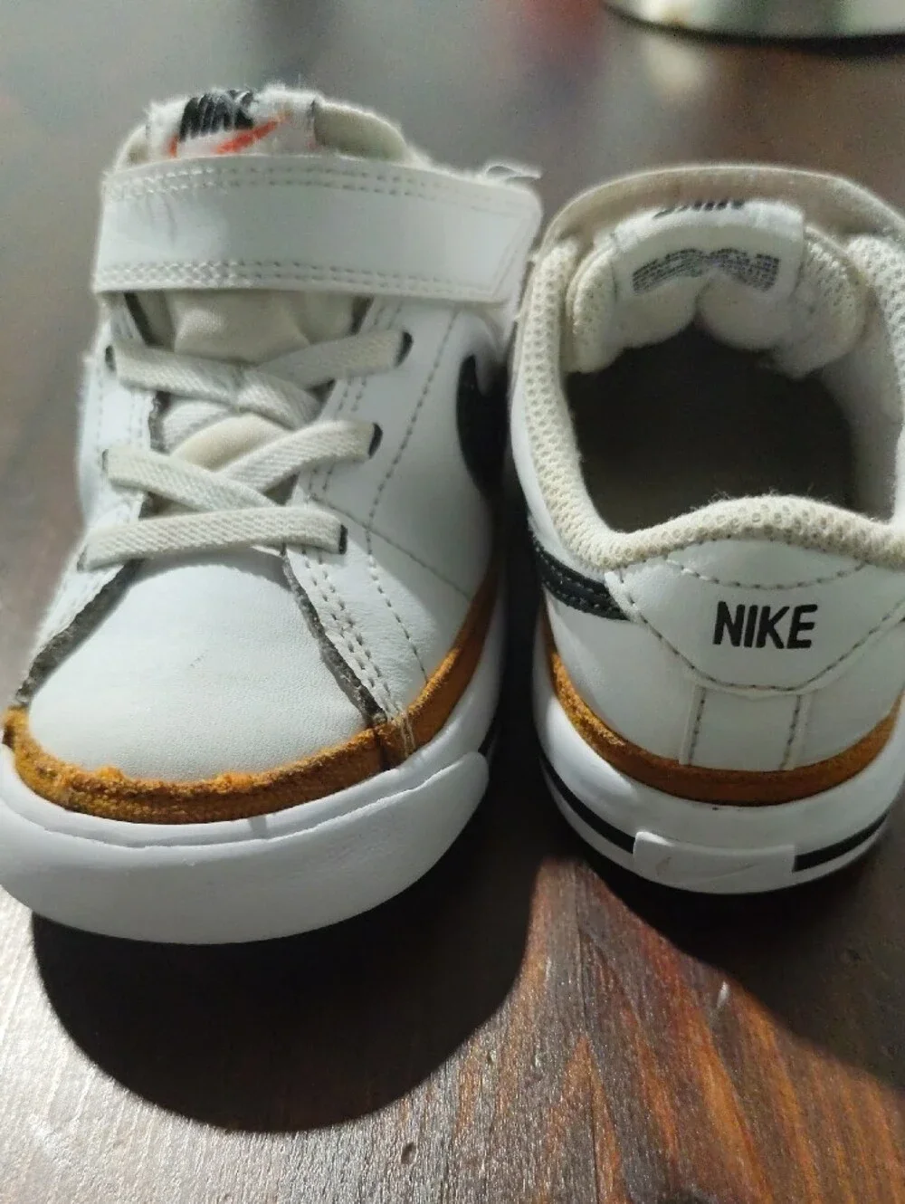 Nike Kids White and Brown Accent Sneakers with Hook-and-Loop Strap